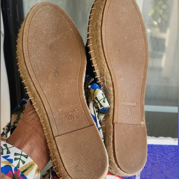 Floral Ribbon Espadrilles - Black and Brown - Picture 10 of 10